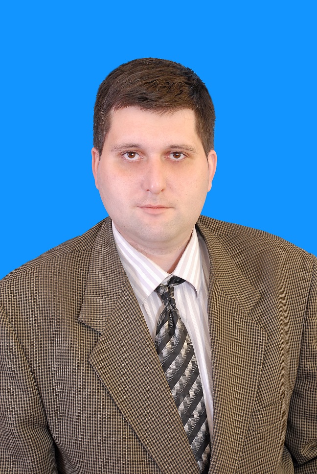 Хлынов Евгений Алидович.